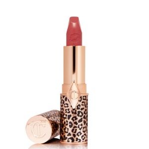 HOT LIPS 2 GLOWING JEN A tawny, beachy rose lipstick for a moisturized, satin-fi